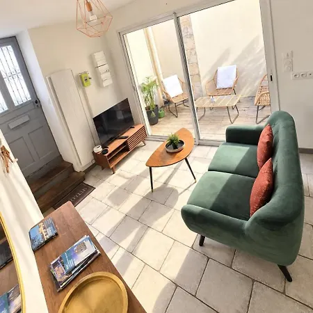Maison Avec Terrasse Au Coeur De Poitiers