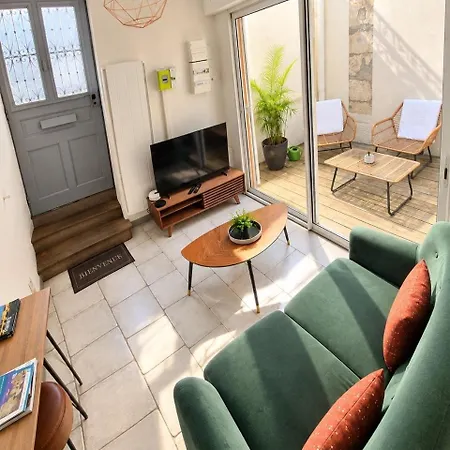 Maison Avec Terrasse Au Coeur De Poitiers